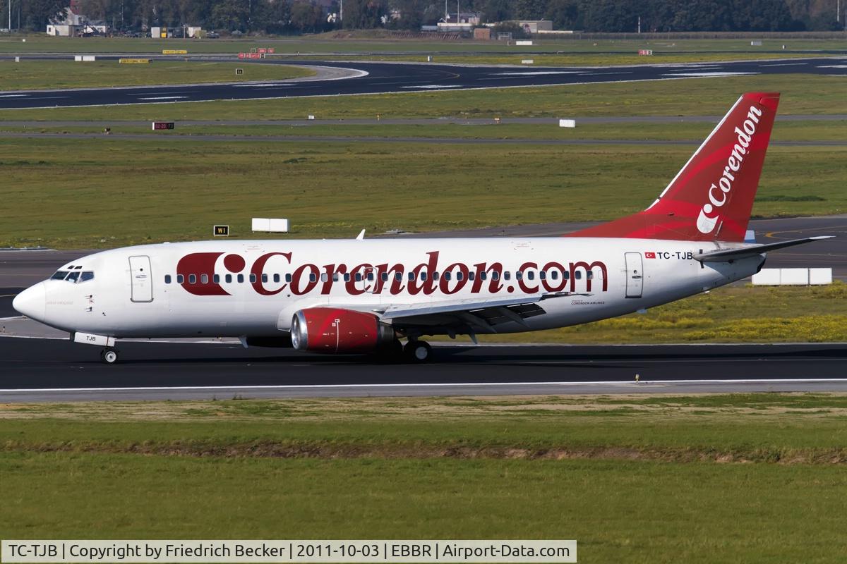 TC-TJB, 1997 Boeing 737-3Q8 C/N 27633/2878, decelerating after touchdown
