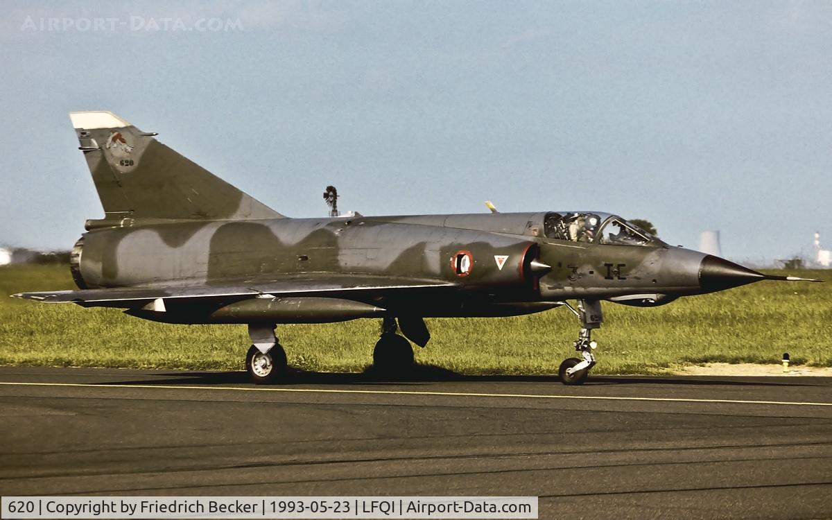 620, Dassault Mirage IIIE C/N 620, taxying back to the apron