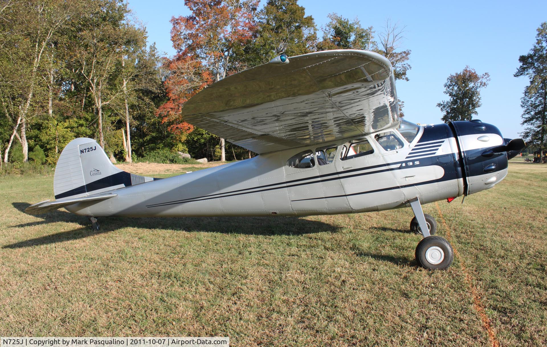 N725J, 1951 Cessna 195 C/N 7672, Cessna 195