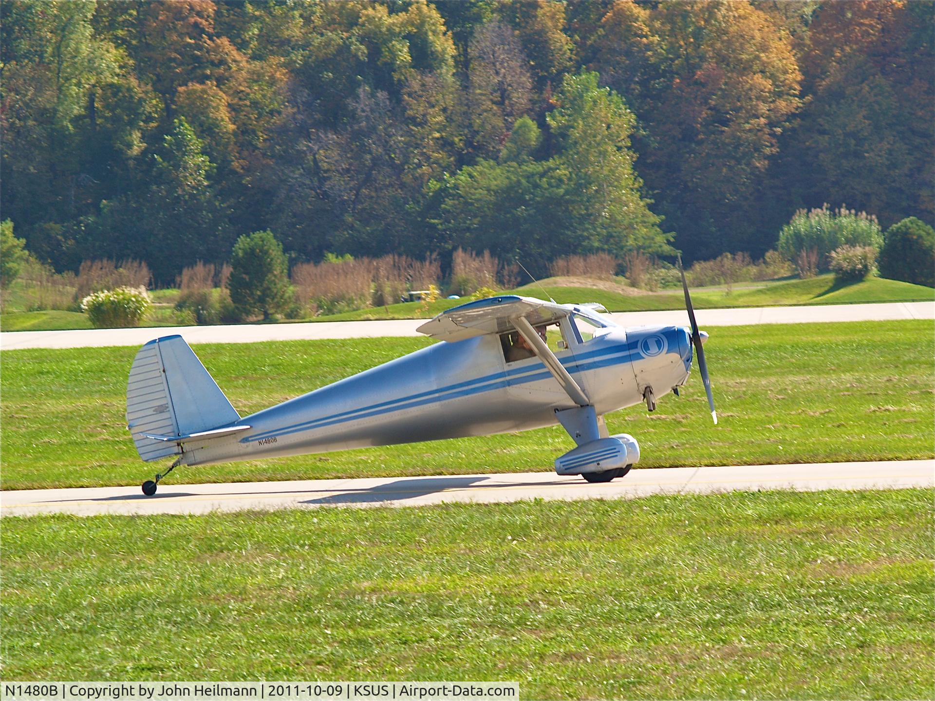N1480B, 1948 Luscombe 8F Silvaire C/N 6107, Taxing to runway 8R