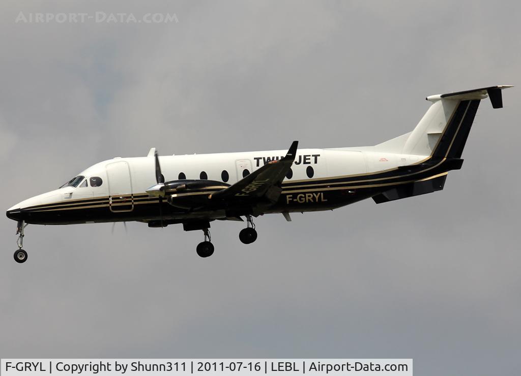 F-GRYL, 1997 Beech 1900D C/N UE-301, Landing rwy 25R