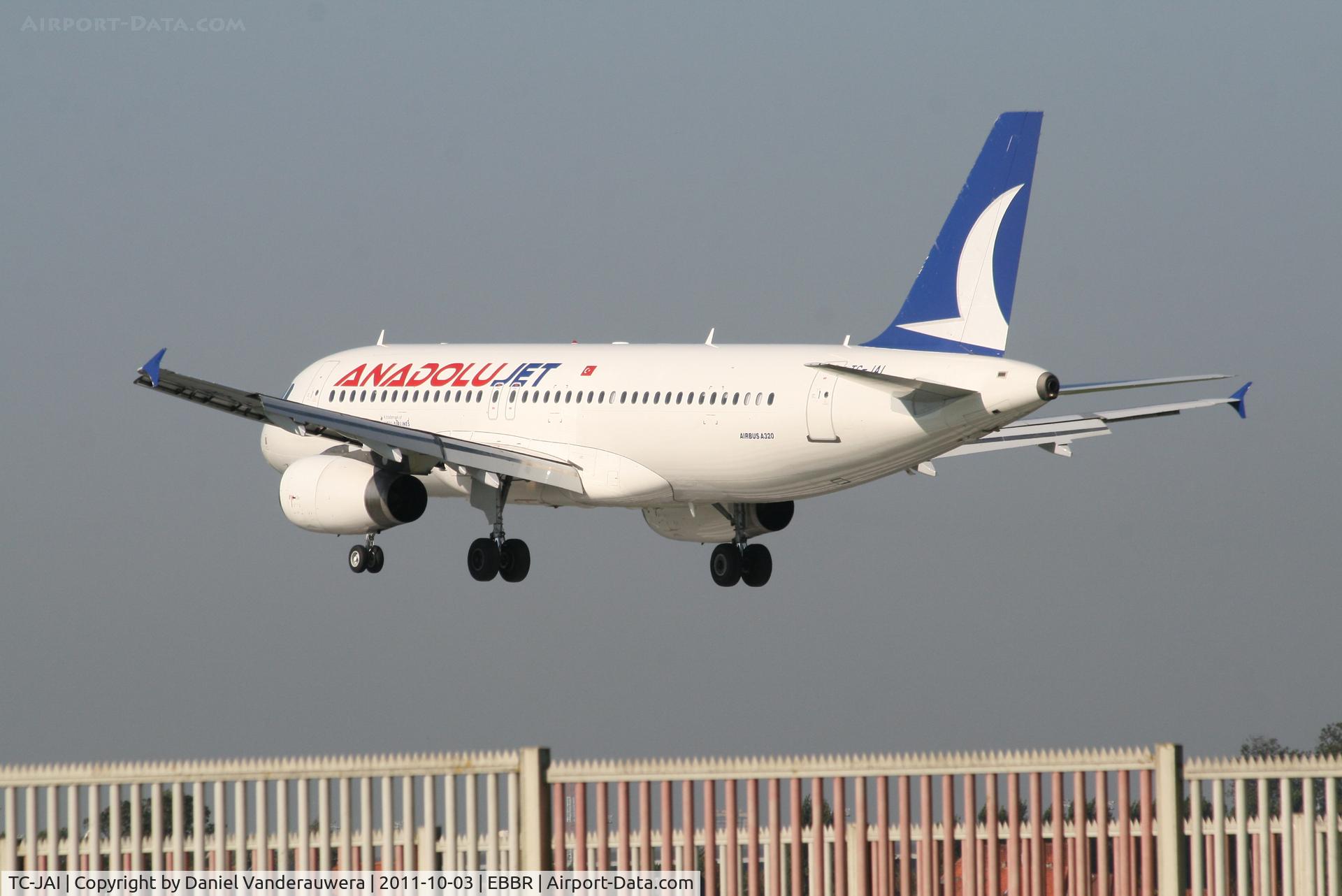 TC-JAI, 2007 Airbus A320-232 C/N 3259, Flight TK7352 is descending to RWY 25L