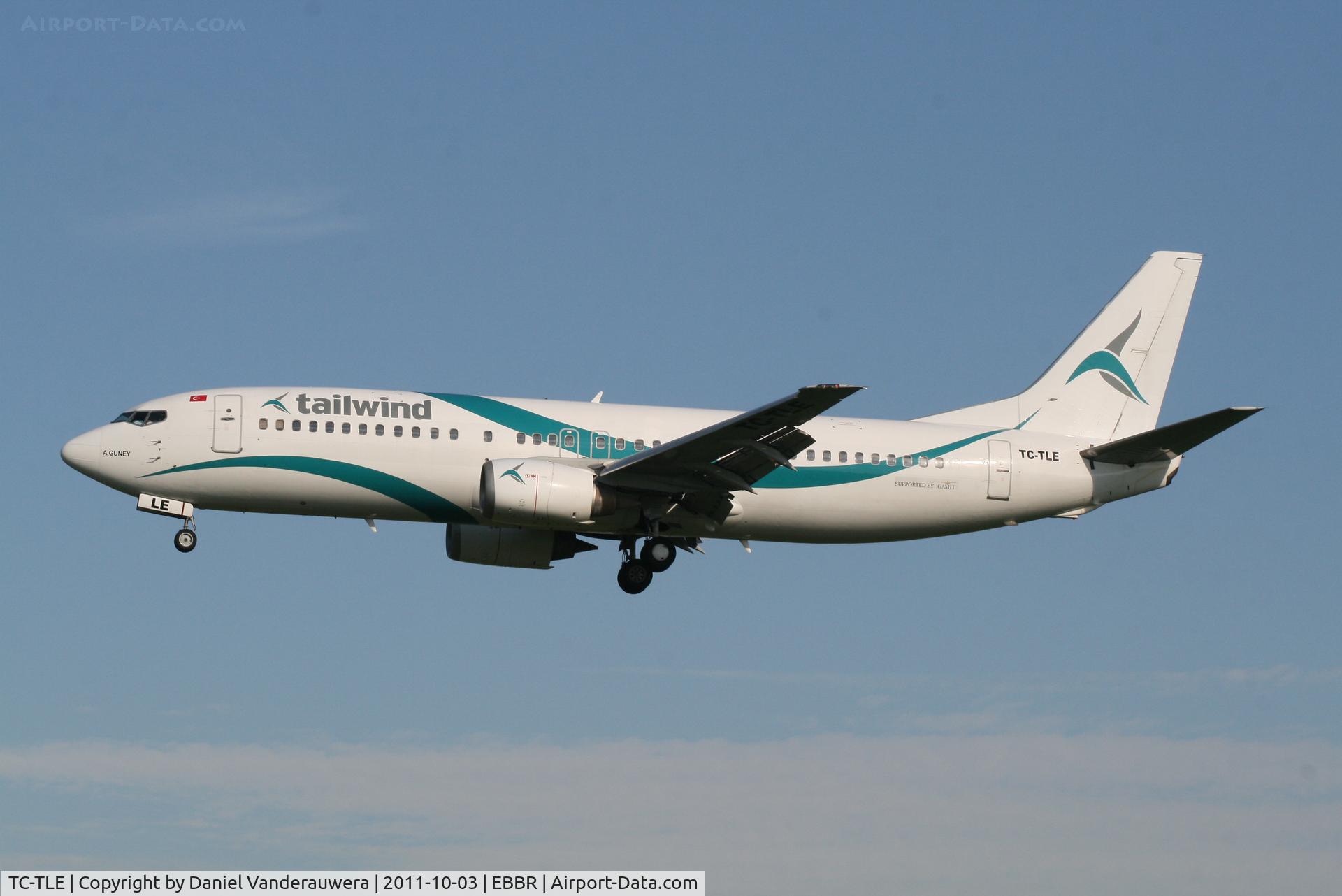 TC-TLE, 1997 Boeing 737-4Q8 C/N 27628, Flight TWI884 is descending to RWY 25L