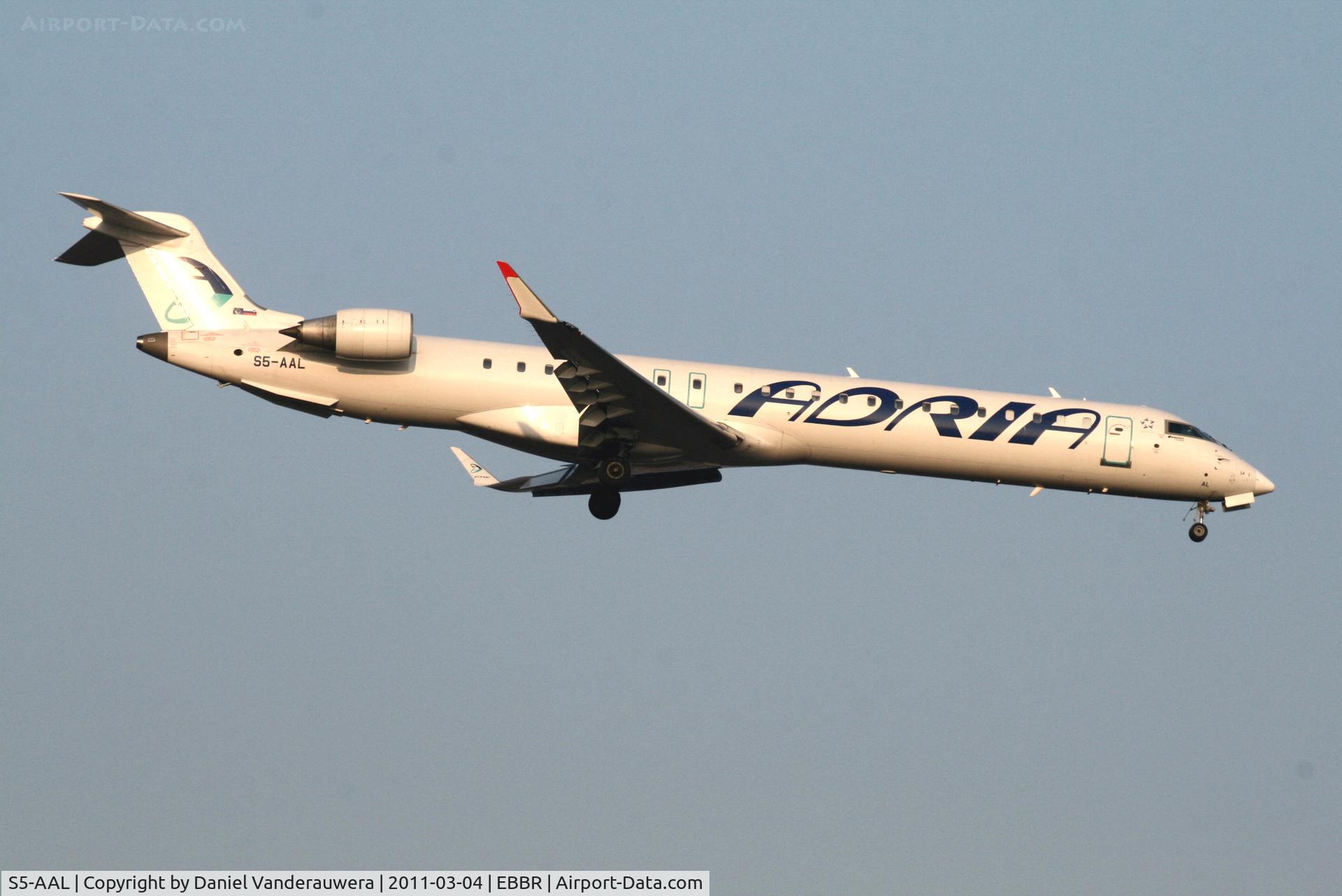 S5-AAL, 2007 Bombardier CRJ-900LR (CL-600-2D24) C/N 15129, Early arrival of flight JP376 to RWY 02