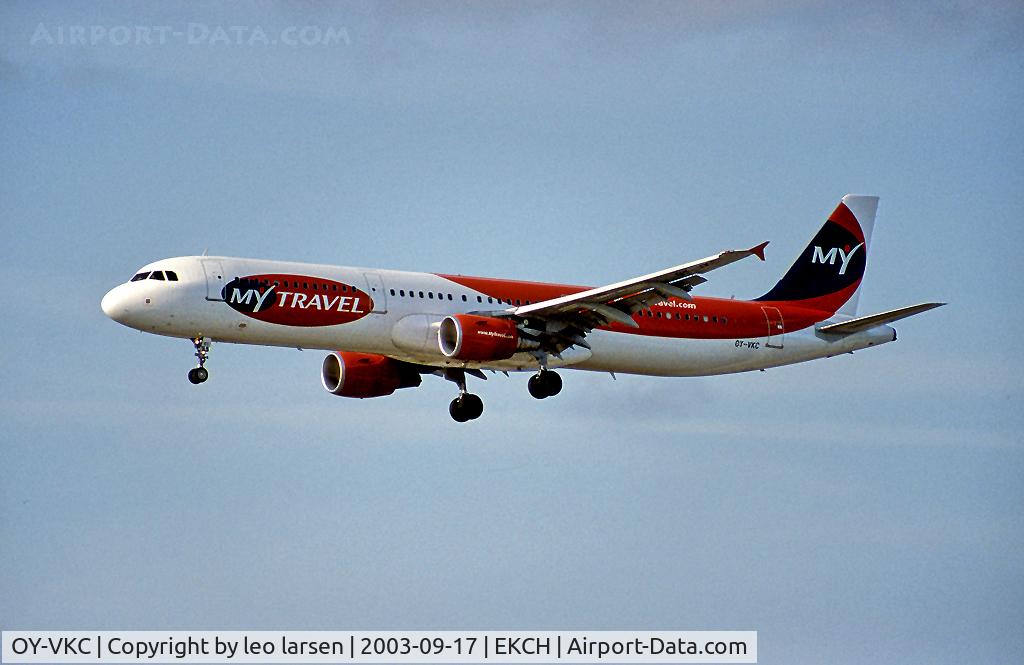 OY-VKC, 2003 Airbus A321-211 C/N 1932, L/D R-22L Copenhagen Kastrup 17.9.03