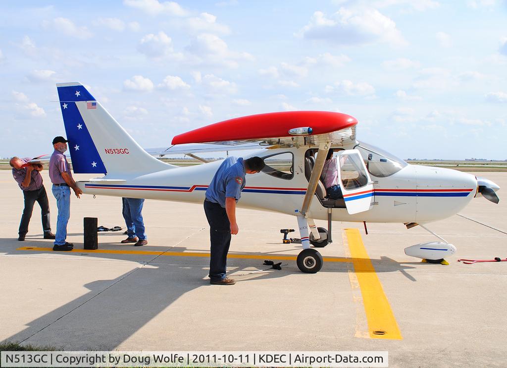 N513GC, Stoddard-Hamilton GlaStar GS-1 C/N 5330, Disabled aircraft at the Decatur, Illinois (KDEC) airport.  Workers remove elevator, move wings and drain fuel so this plane can be put on a flatbed to be trucked out of state for repairs.
