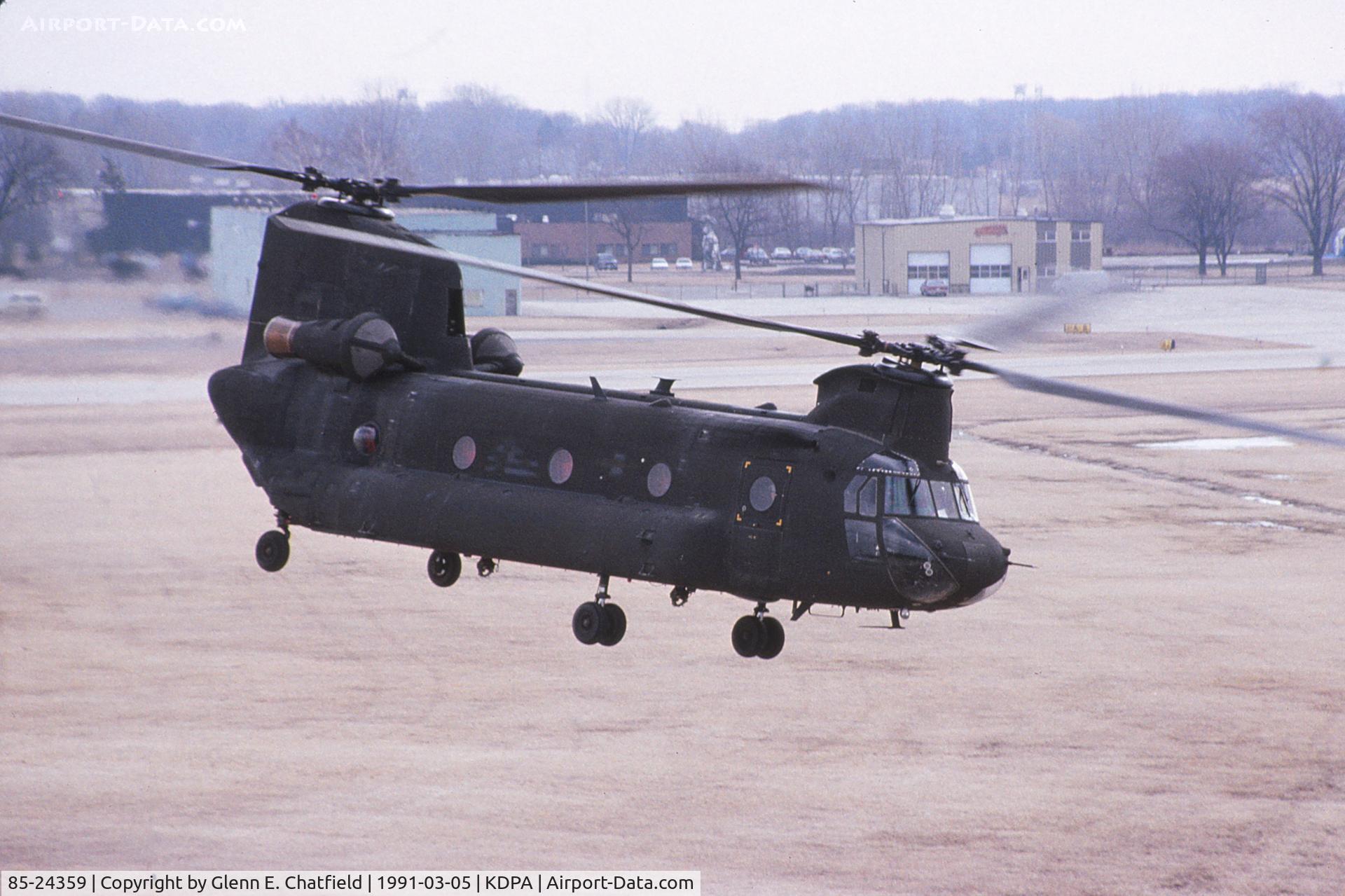 85-24359, 1985 Boeing CH-47D Chinook C/N M.3129, Dropping nose for departure southwest