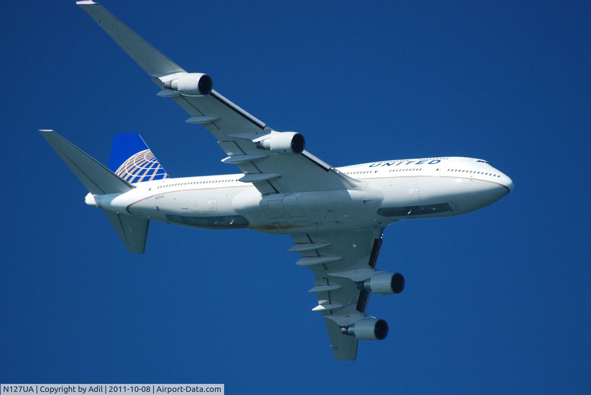 N127UA, 1999 Boeing 747-422 C/N 28813, Fly By at Marina Green, San Francisco during fleet week