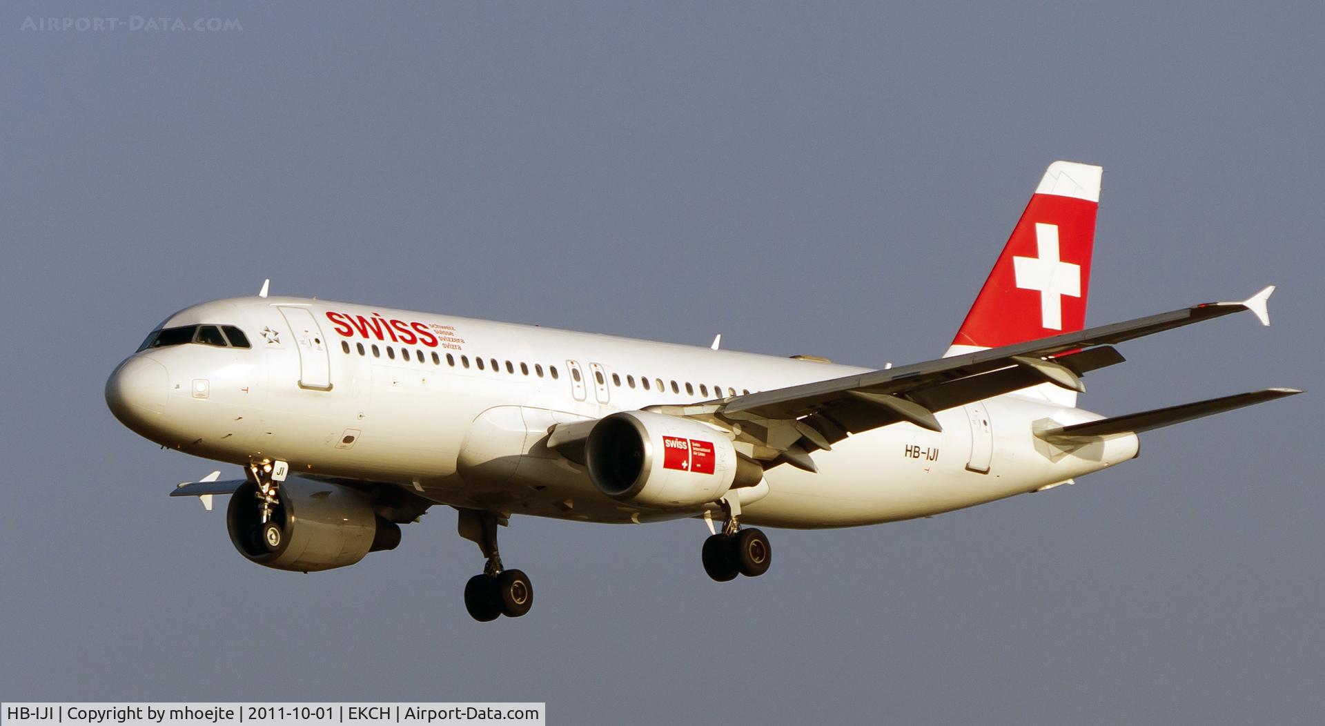 HB-IJI, 1996 Airbus A320-214 C/N 0577, Final Copenhagen