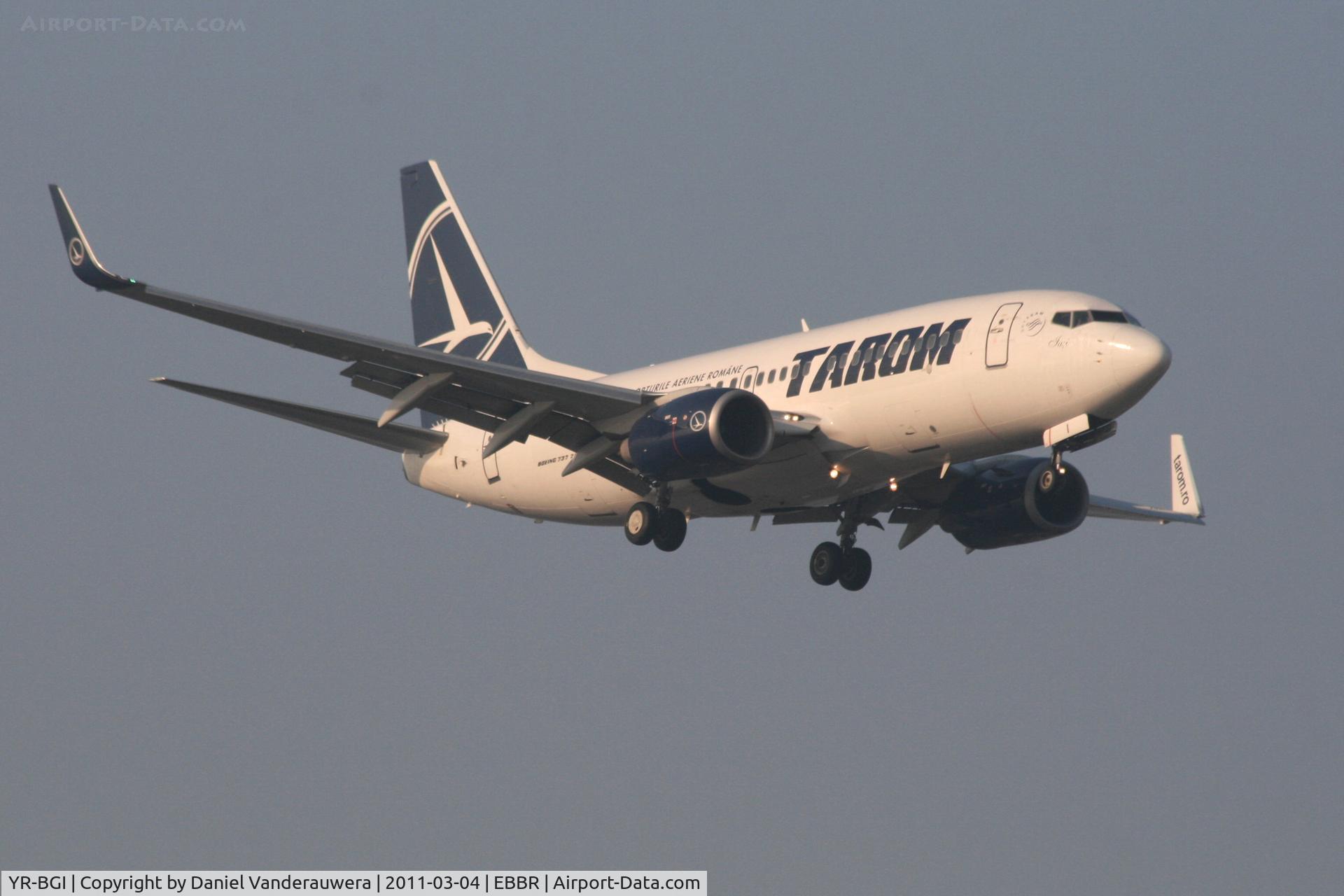 YR-BGI, 2003 Boeing 737-78J C/N 28439, Arrival of flight RO371 to RWY 02