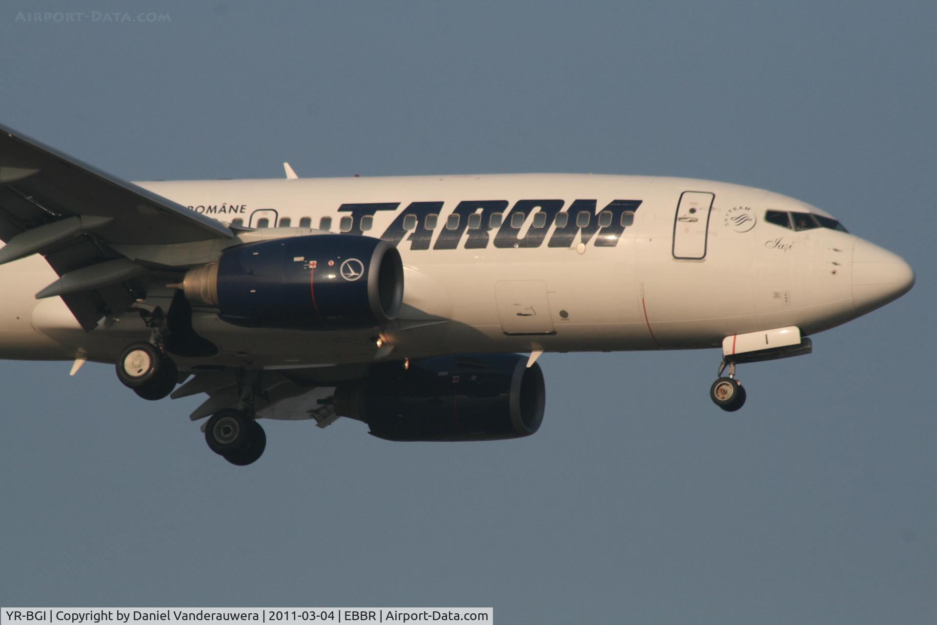 YR-BGI, 2003 Boeing 737-78J C/N 28439, Arrival of flight RO371 to RWY 02