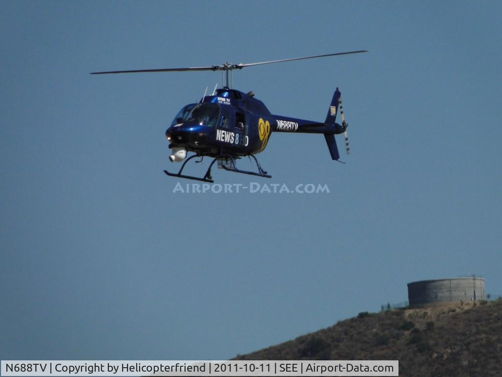 N688TV, Bell 206B JetRanger C/N 2642, Inbound on runway 17 to turn downwind for runway 17L