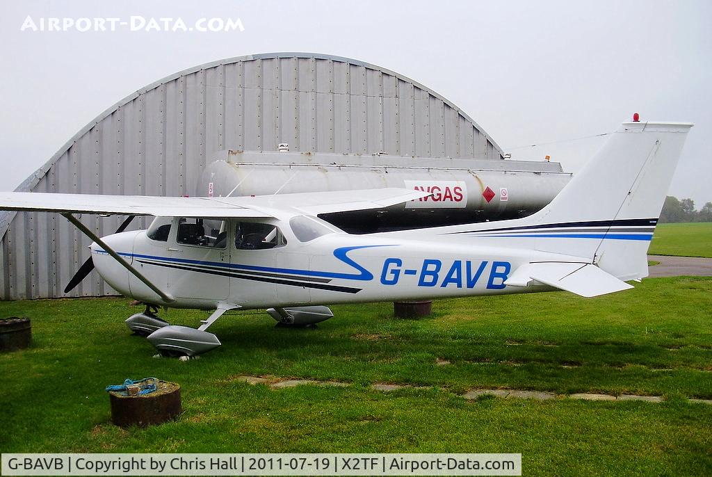 G-BAVB, 1973 Reims F172M Skyhawk Skyhawk C/N 0965, At Top Farm Airfield, Hertfordshire.