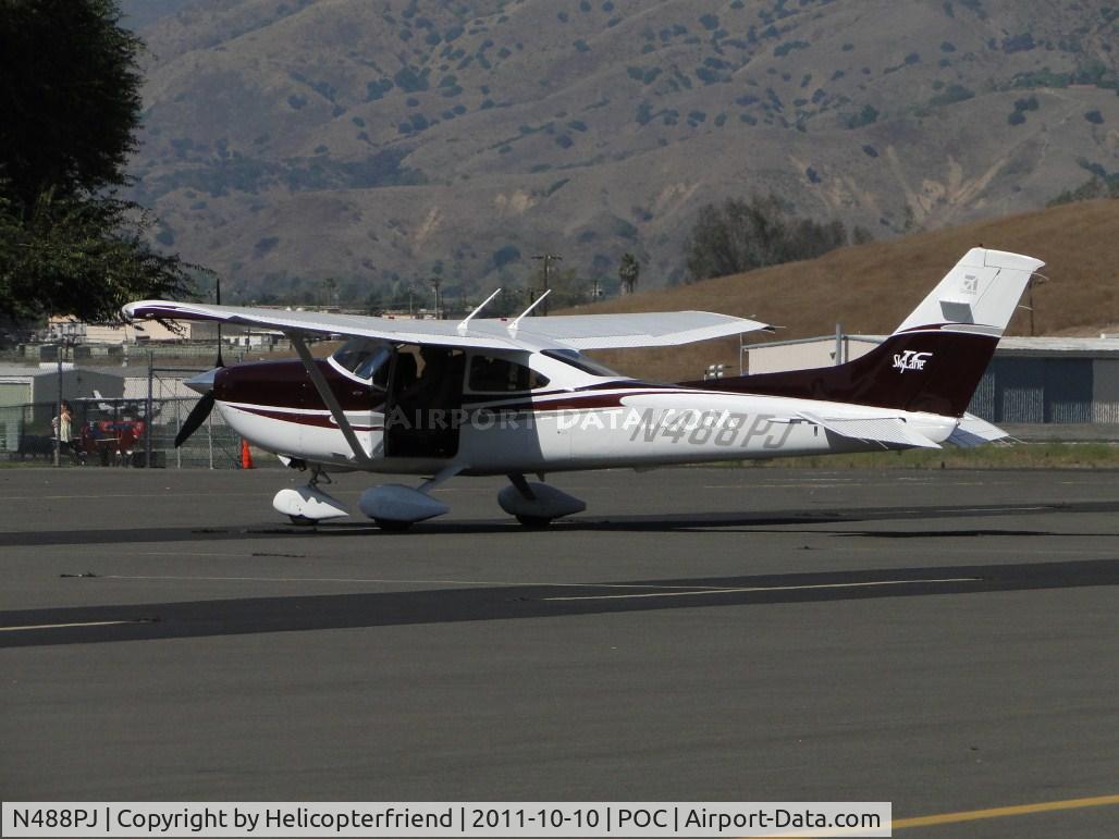 N488PJ, 2004 Cessna T182T Turbo Skylane C/N T18208333, Getting ready to depart transient parking