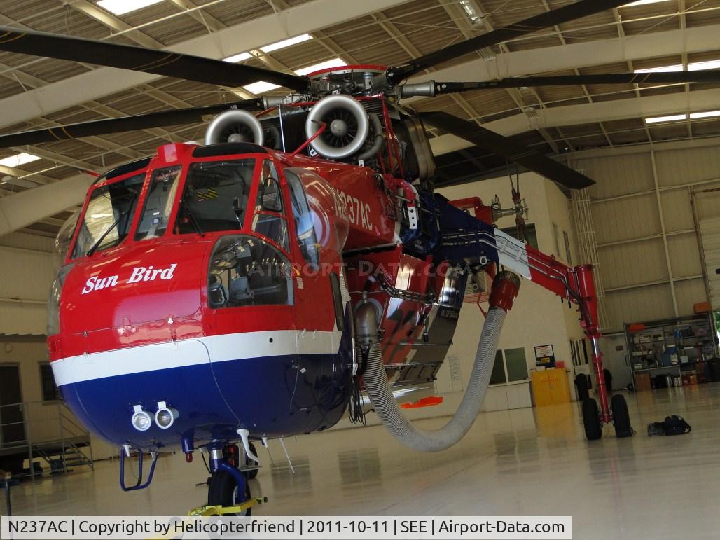 N237AC, 1970 Erickson S-64F Skycrane C/N 64095, The hovering snorkel pump cage has to be submerged in the water source to operate efficiently, a minimum water depth of 18 inches is required for hover-fill operations, 45 secs to fill 2650 gal tank