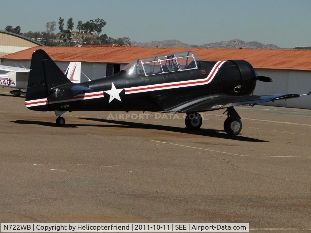 N722WB, 1960 North American T-6G Texan C/N 168-345, Parked