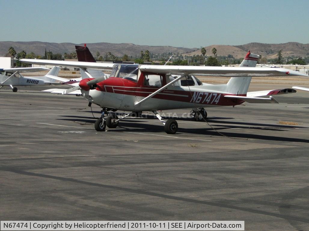 N67474, 1978 Cessna 152 C/N 15281853, Parked by the Admin Office