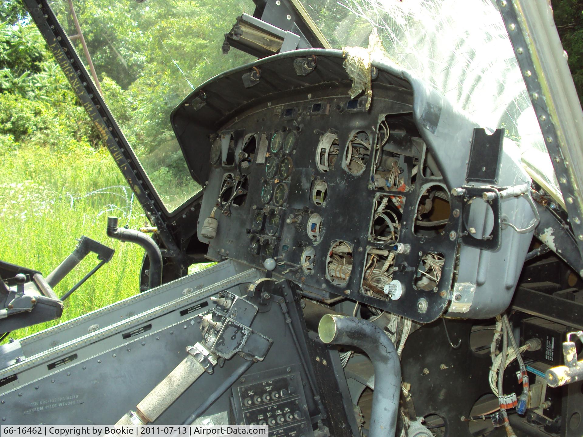 66-16462, 1966 Bell UH-1H Iroquois C/N 8656, Here's the shot of the instrument panel.  It was really sad to see a bona fide Viet Nam combat veteran treated this way.  Ft. Leonard Wood