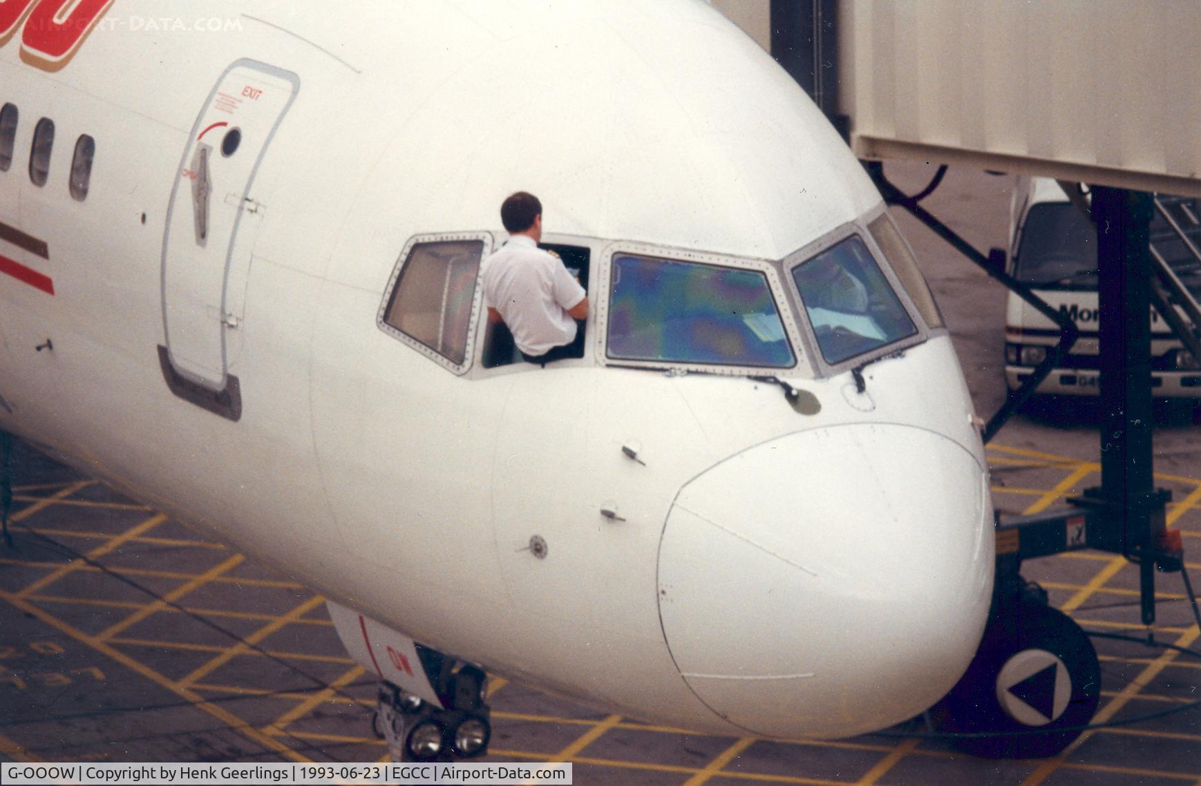 G-OOOW, 1985 Boeing 757-225 C/N 22611, Air 2000 , Co-pilot is cleans his window