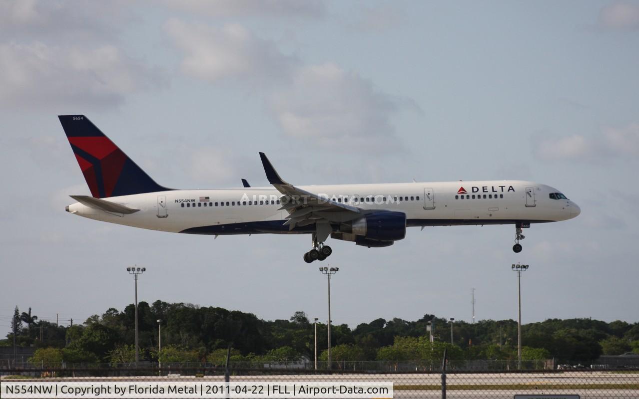 N554NW, 2001 Boeing 757-251 C/N 26501, Delta 757