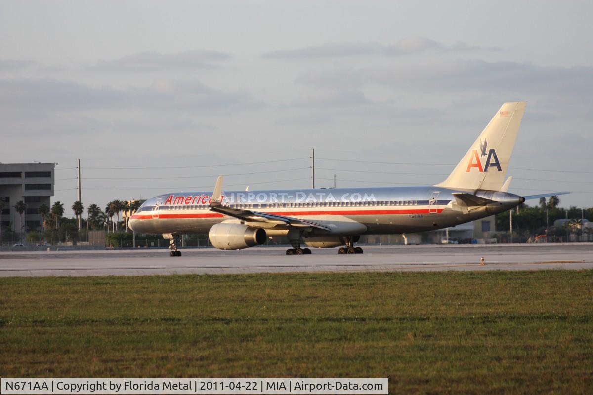 N671AA, 1992 Boeing 757-223 C/N 25336, American 757