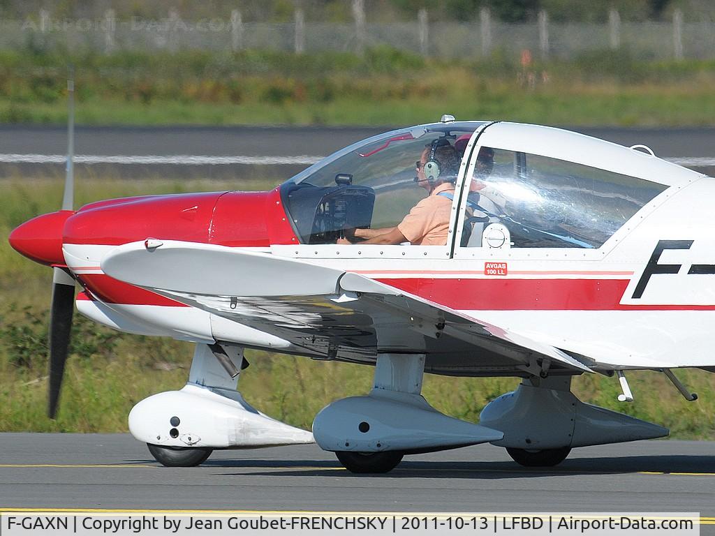 F-GAXN, Robin R-2160 Alpha Sport C/N 152, au roulage 05