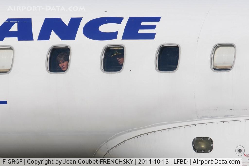 F-GRGF, 1998 Embraer EMB-145EU (ERJ-145EU) C/N 145050, oh un spotter.....!