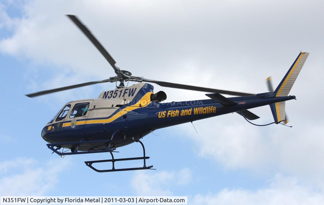 N351FW, Aerospatiale AS-350B-2 Ecureuil C/N 4704, Fish and Wildlife at Heliexpo