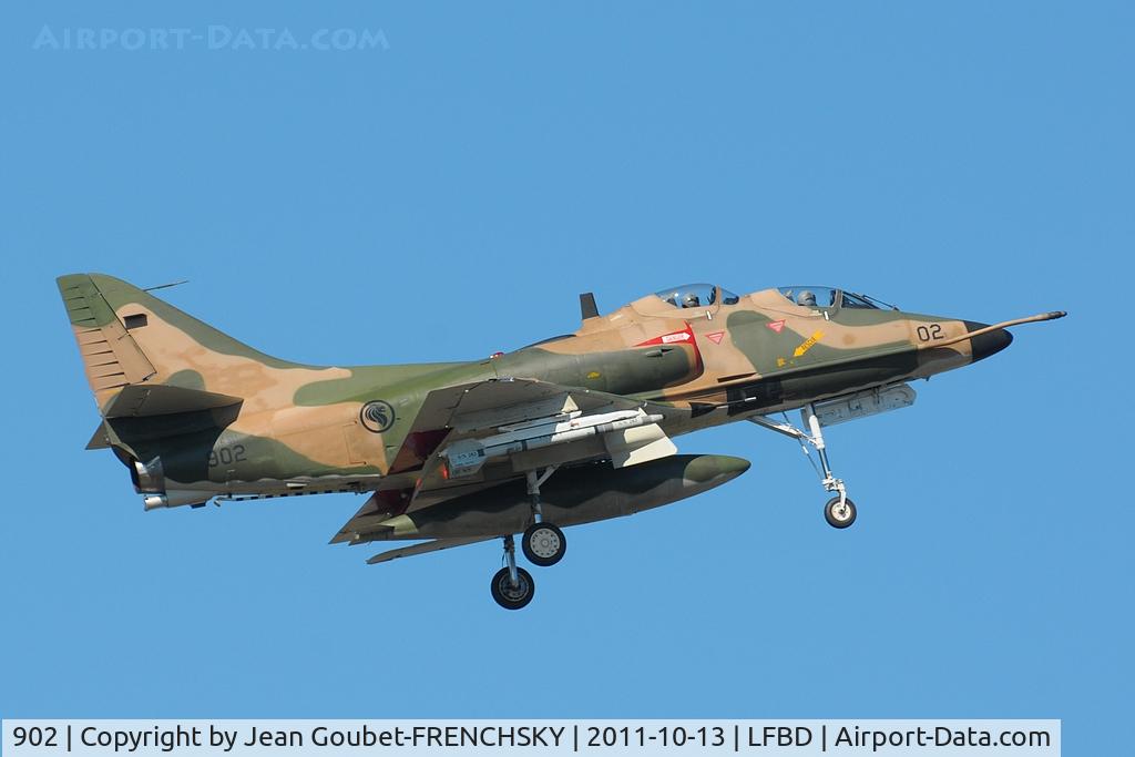 902, Douglas TA-4SU Skyhawk C/N 12676, Singapore TA-4S /S-1 /SUcn 148483SINGAPORE AIR FORCE