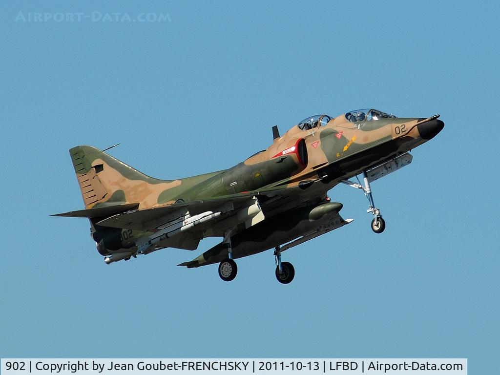 902, Douglas TA-4SU Skyhawk C/N 12676, Singapore TA-4S /S-1 /SU cn 148483 SINGAPORE AIR FORCE