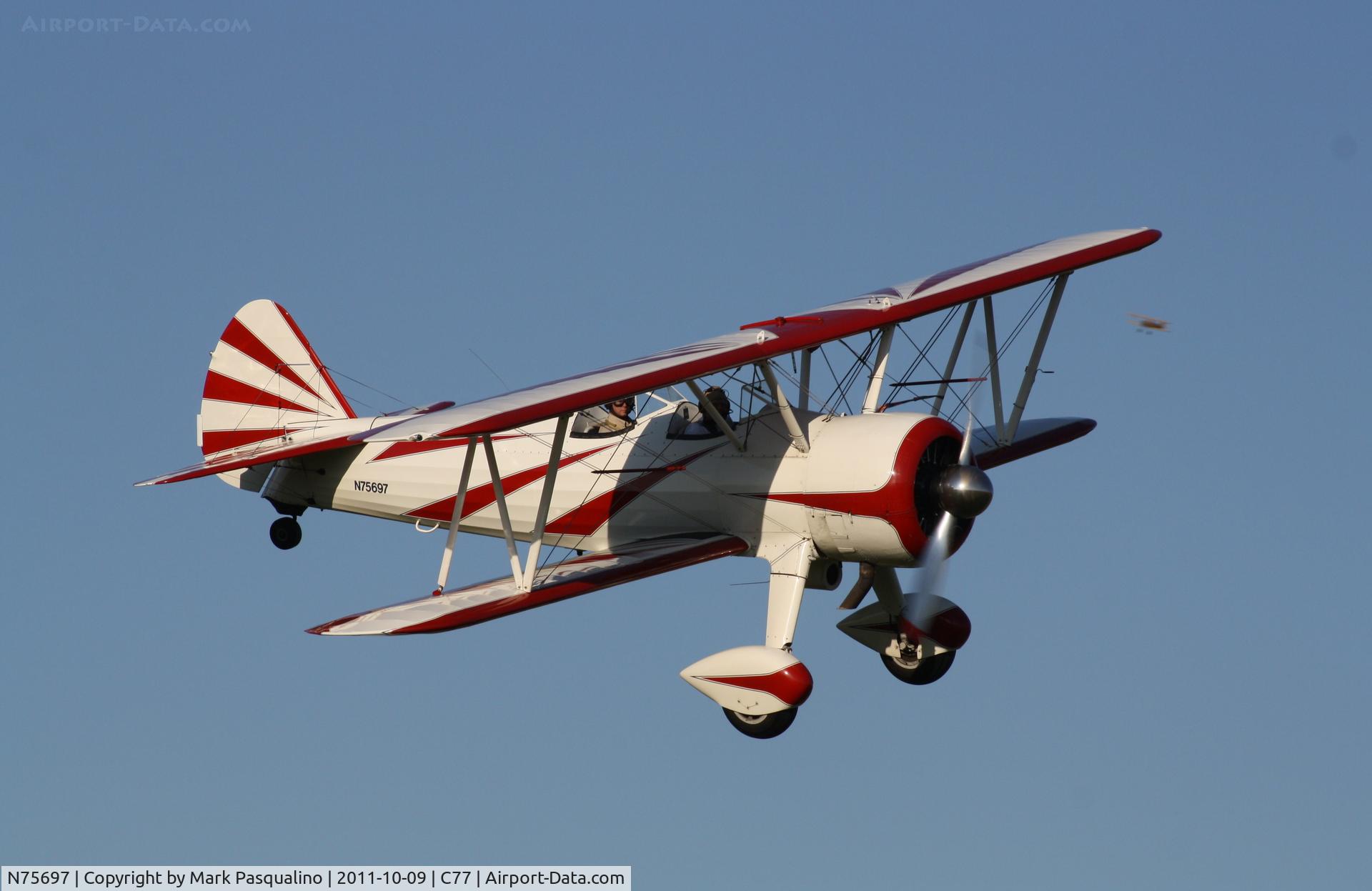 N75697, 1943 Boeing E75N1 C/N 75-8803, Stearman