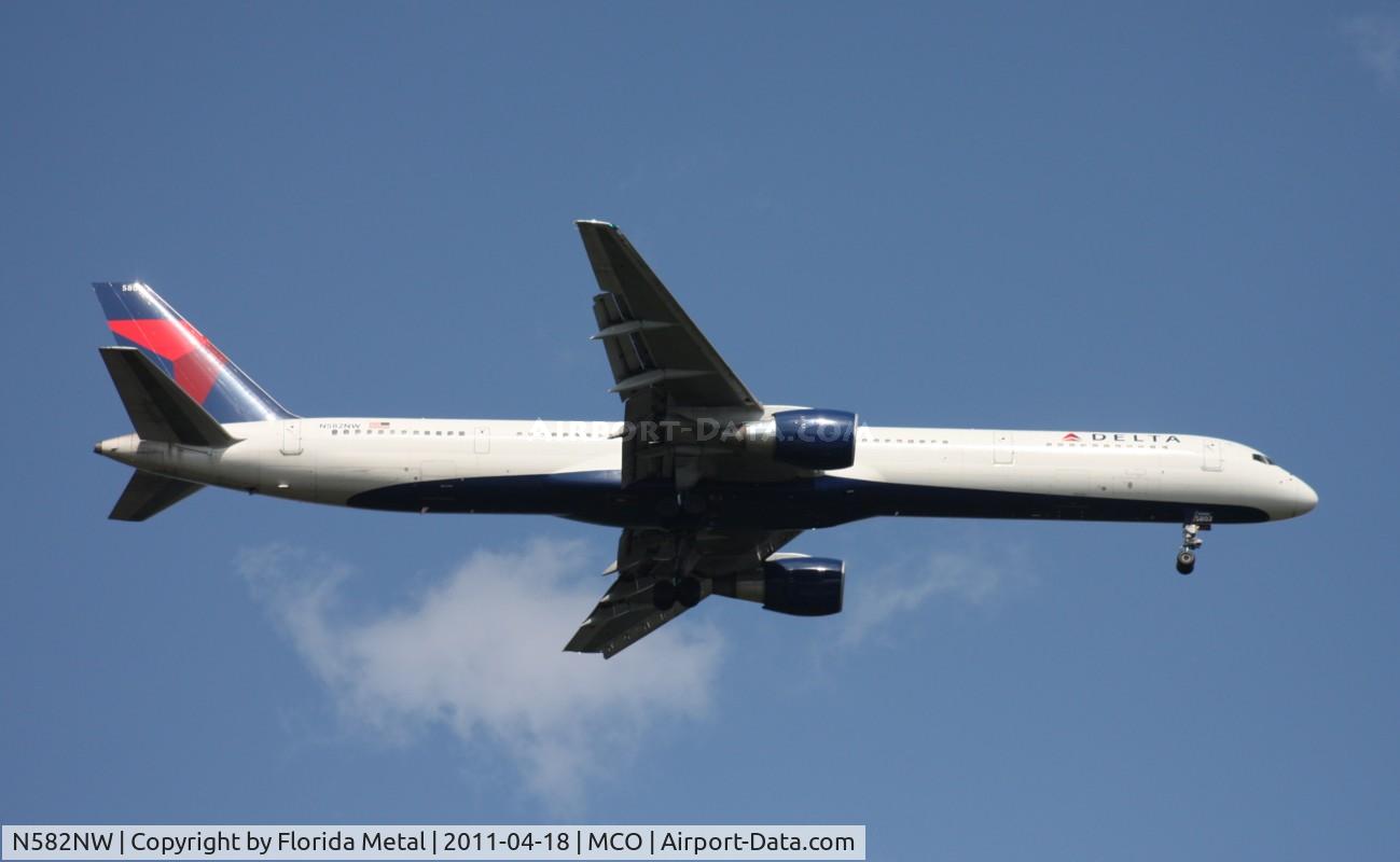 N582NW, 2002 Boeing 757-351 C/N 32981, Delta 757-300