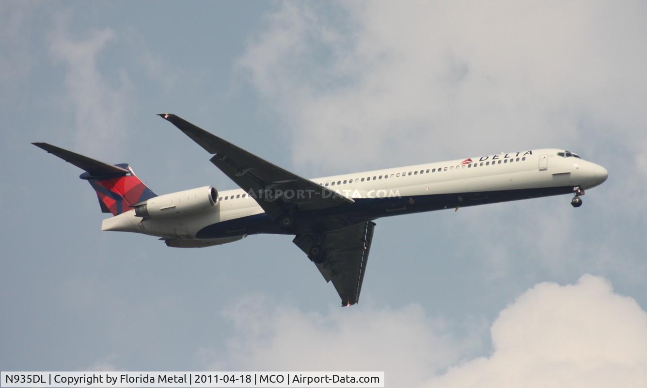 N935DL, 1989 McDonnell Douglas MD-88 C/N 49722, Delta MD-88