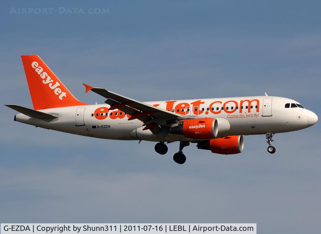 G-EZDA, 2008 Airbus A319-111 C/N 3413, Landing rwy 25R