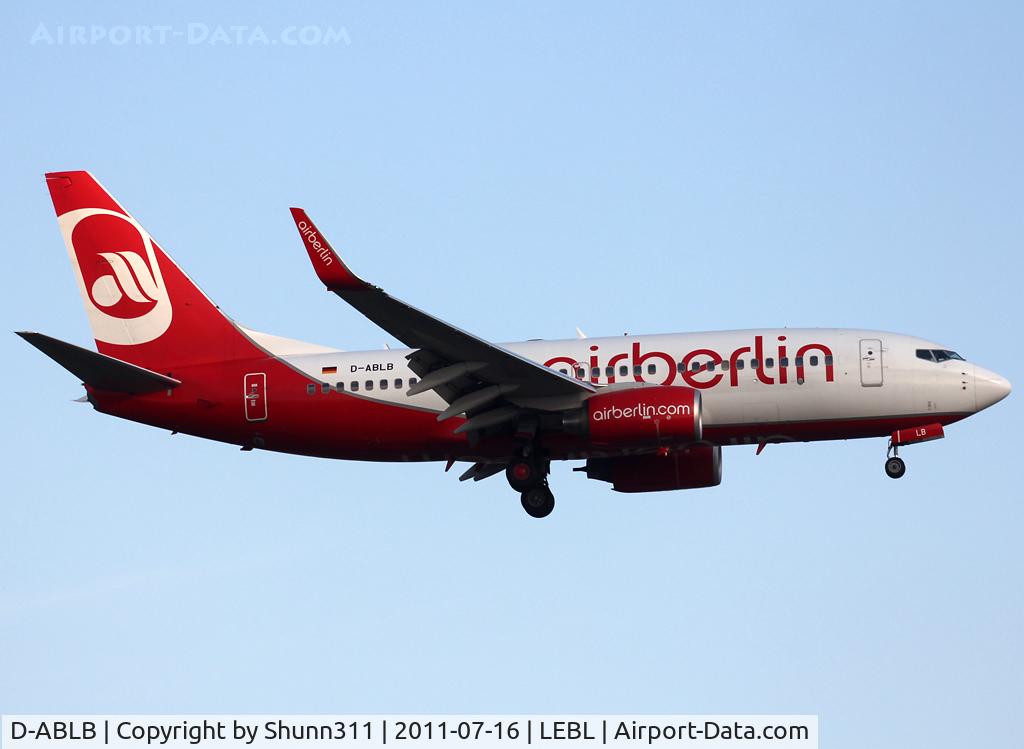 D-ABLB, 2008 Boeing 737-76J C/N 36115, Landing rwy 25R