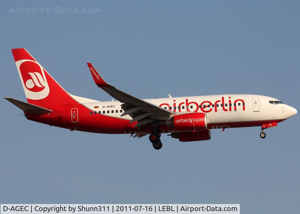 D-AGEC, 2009 Boeing 737-76J C/N 36118, Landing rwy 25R