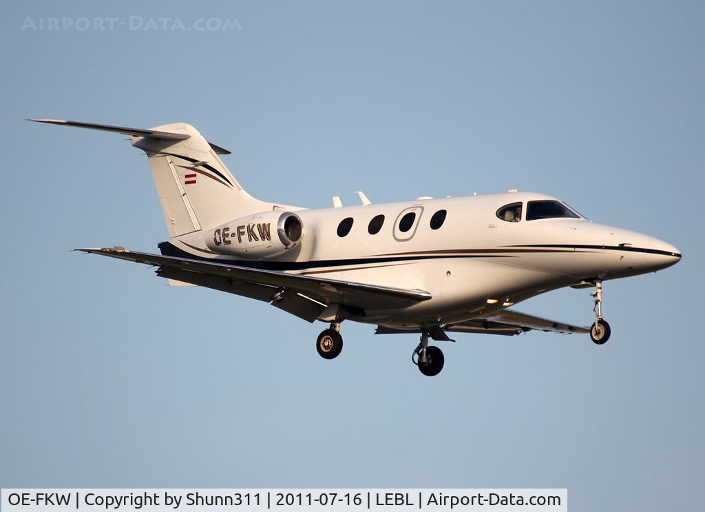 OE-FKW, 2003 Raytheon 390 Premier I C/N RB-77, Landing rwy 25R