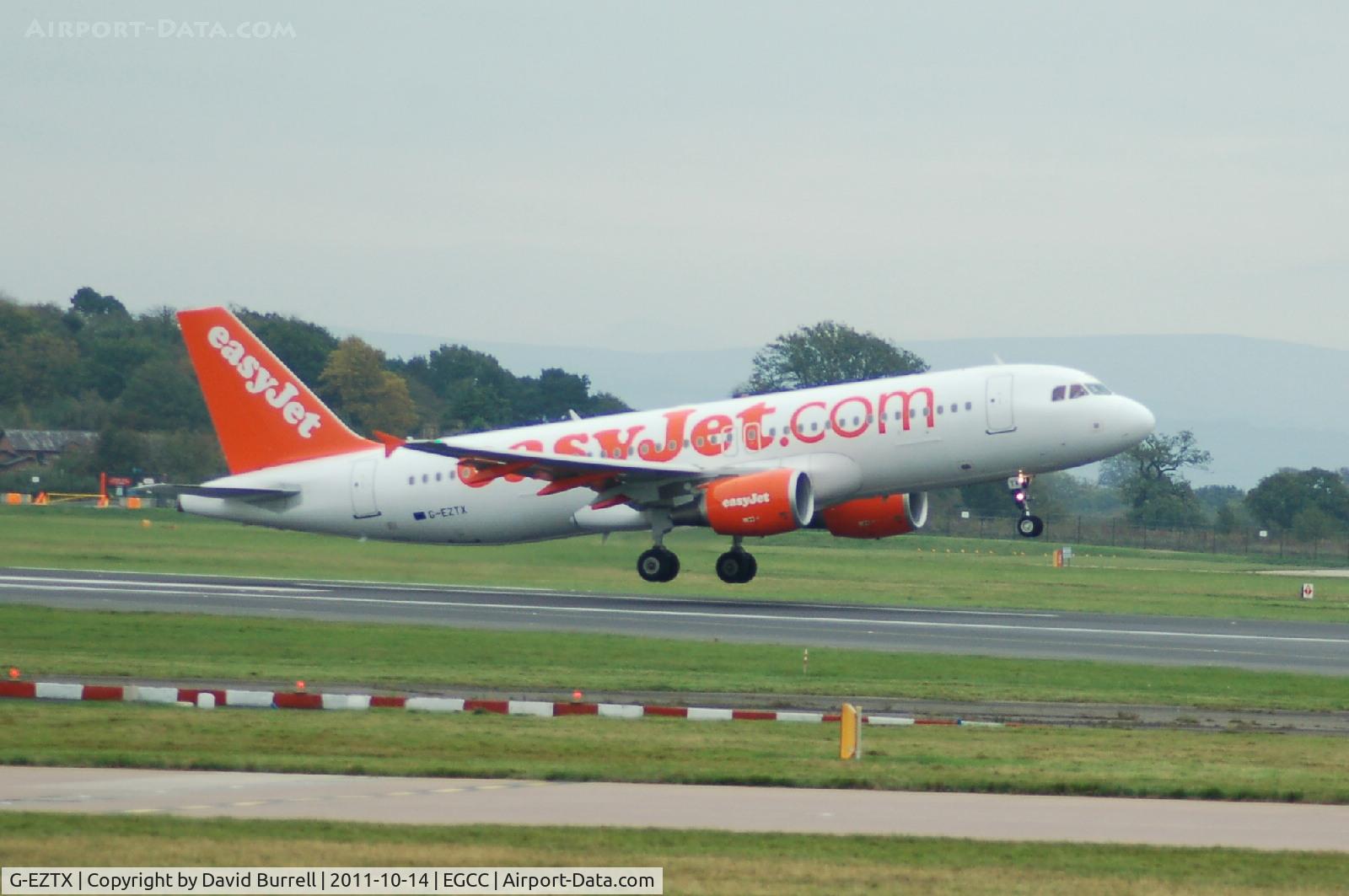 G-EZTX, 2010 Airbus A320-214 C/N 4286, Easyjet Airbus A320-214 taking off.