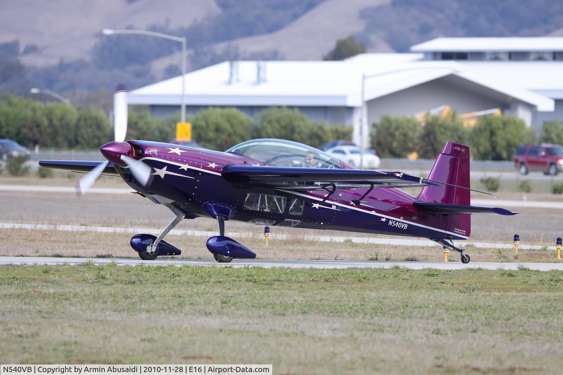 N540VB, Extra EA-300 C/N 033, Taxi after formation flight