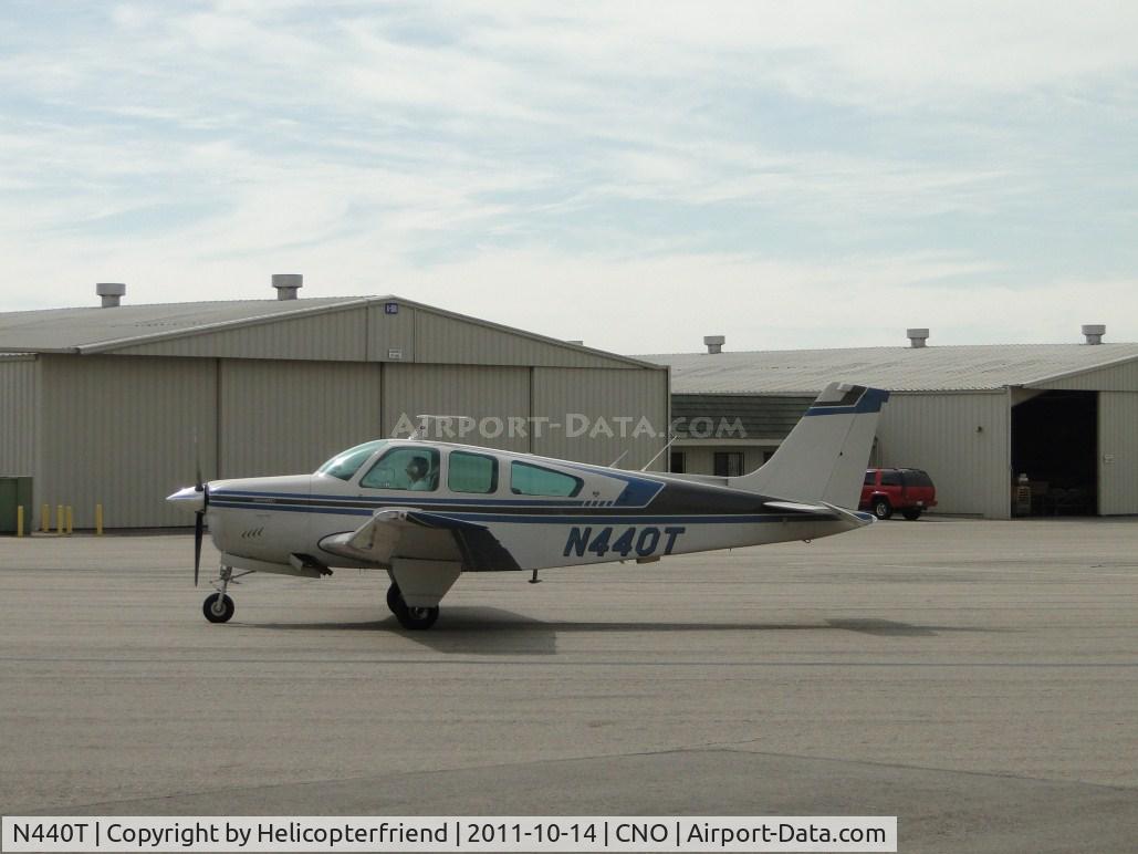 N440T, 1976 Beech F33A Bonanza C/N CE-681, Taxiing toward the runways