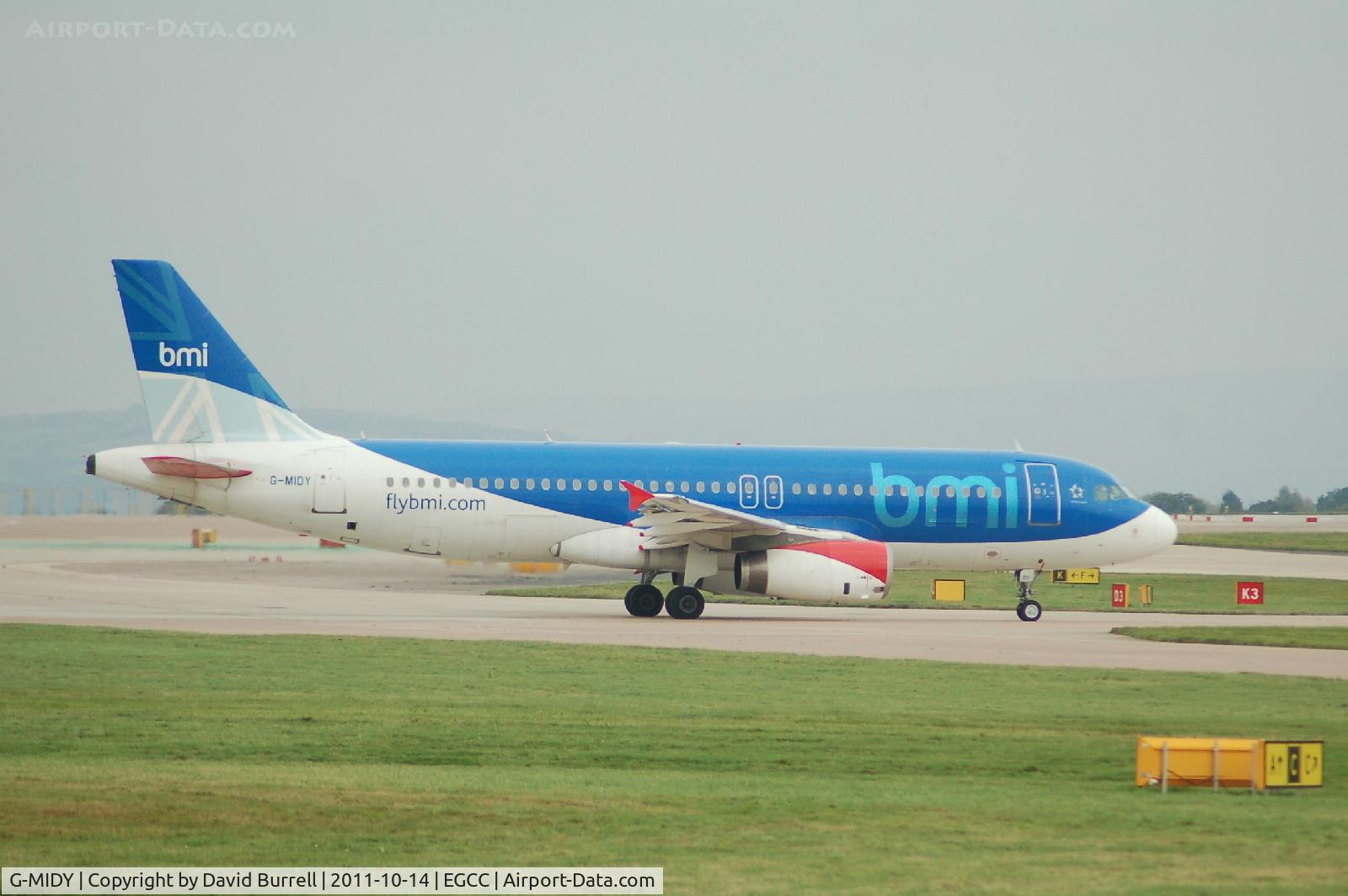 G-MIDY, 1999 Airbus A320-232 C/N 1014, BMI Airbus A320-232 taxiing.