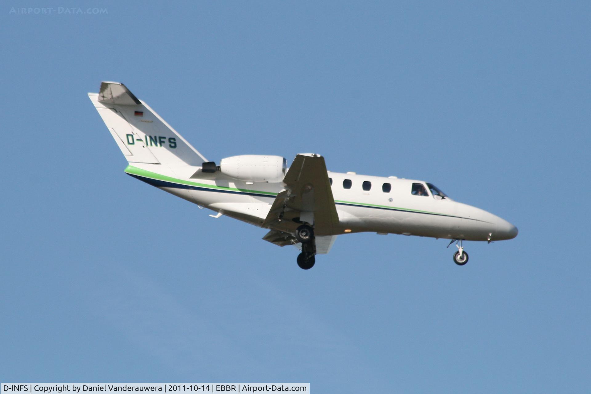 D-INFS, 1998 Cessna 525 CitationJet C/N 525-0286, Descending to RWY 02