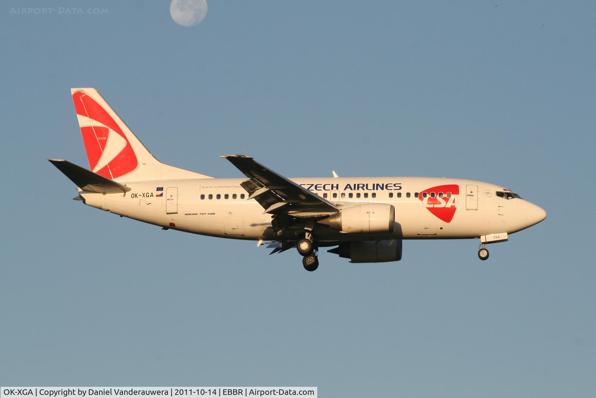 OK-XGA, 1992 Boeing 737-55S C/N 26539, Early arrival of flight OK204 to RWY 02