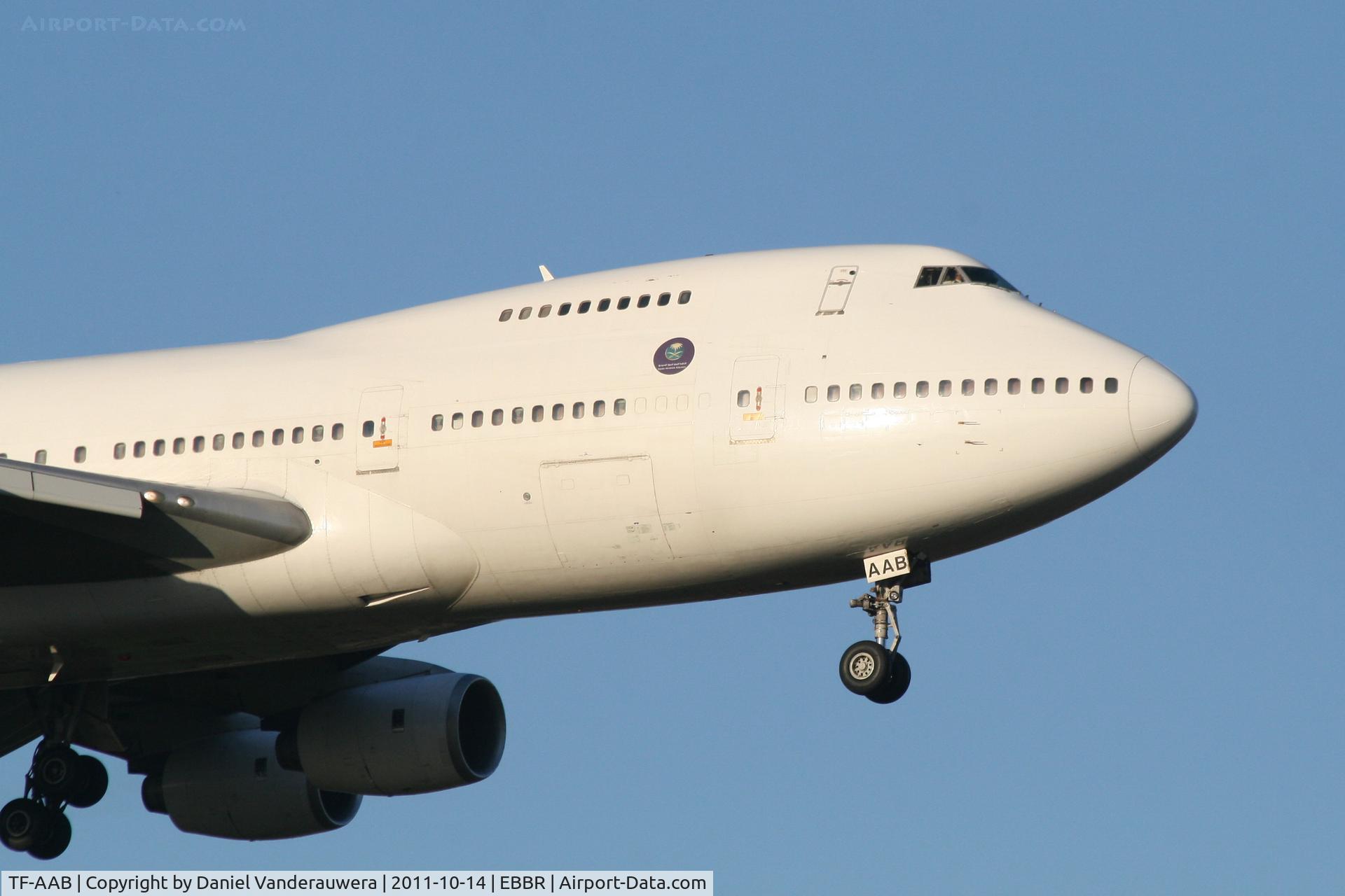 TF-AAB, 1981 Boeing 747-236B C/N 22304, Arrival to RWY 02