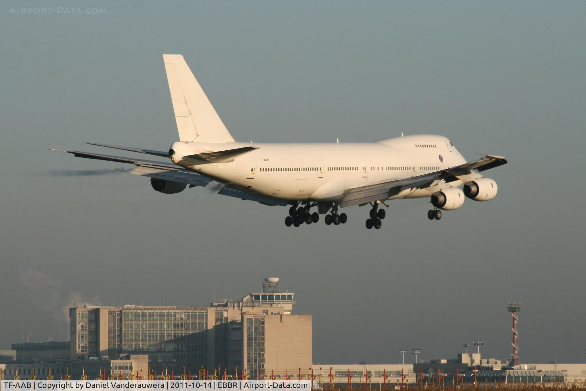 TF-AAB, 1981 Boeing 747-236B C/N 22304, Descending to RWY 02