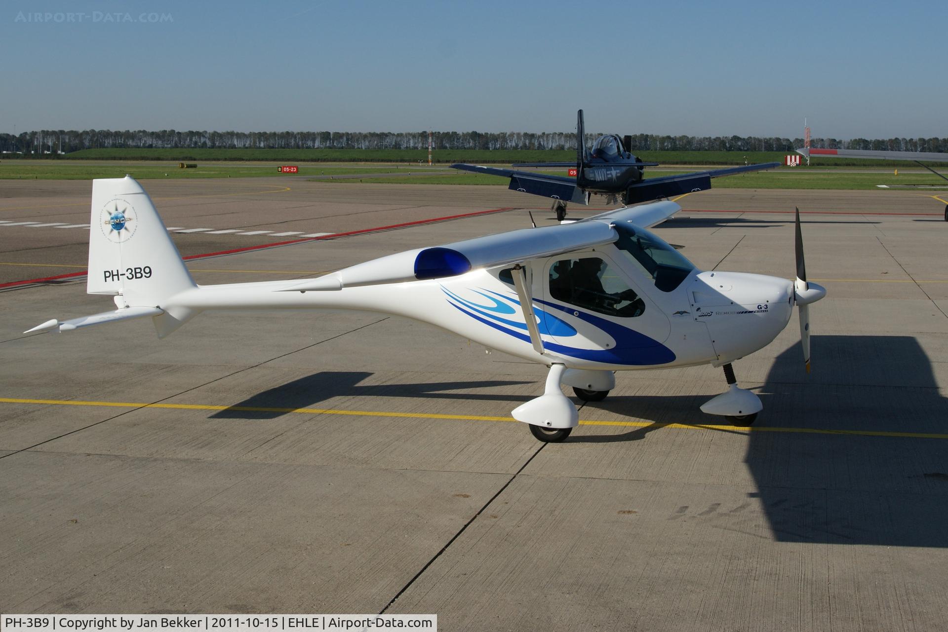 PH-3B9, Remos G-3 Mirage C/N 043, Platform Lelystad