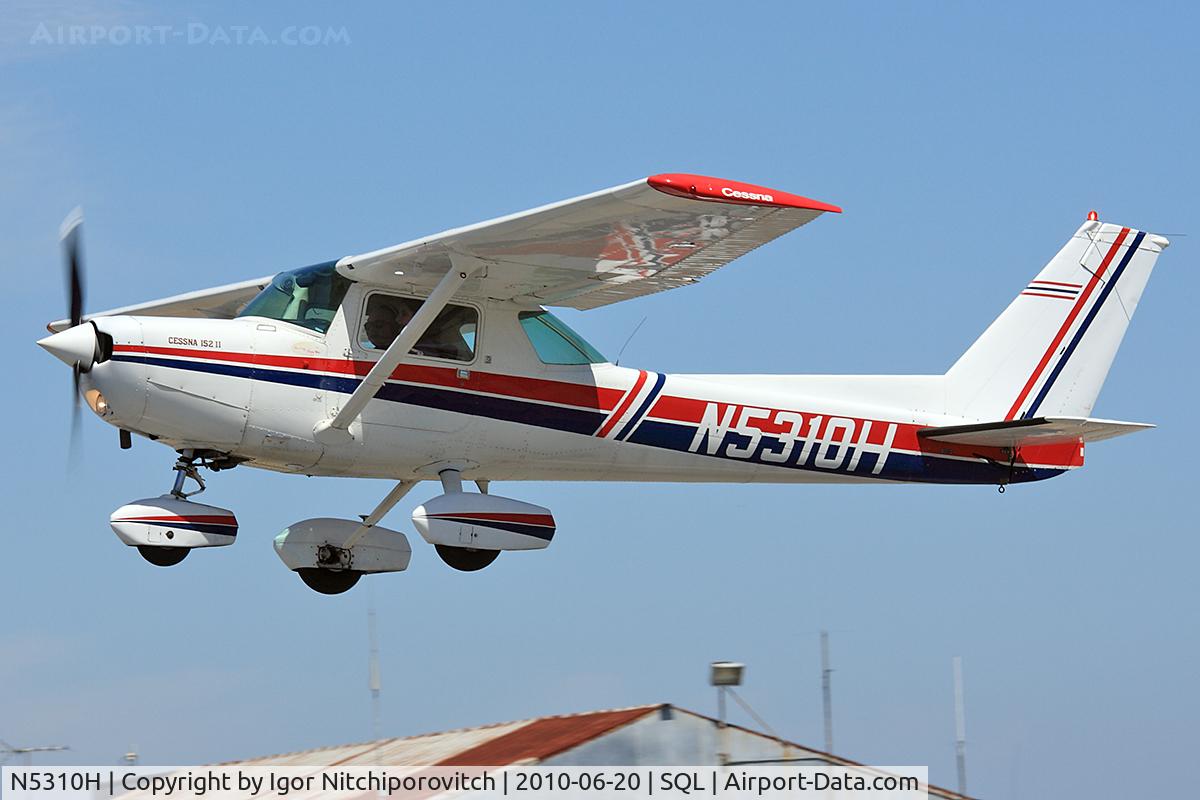 N5310H, 1979 Cessna 152 C/N 15284084, Take-off at San Carlos airport.