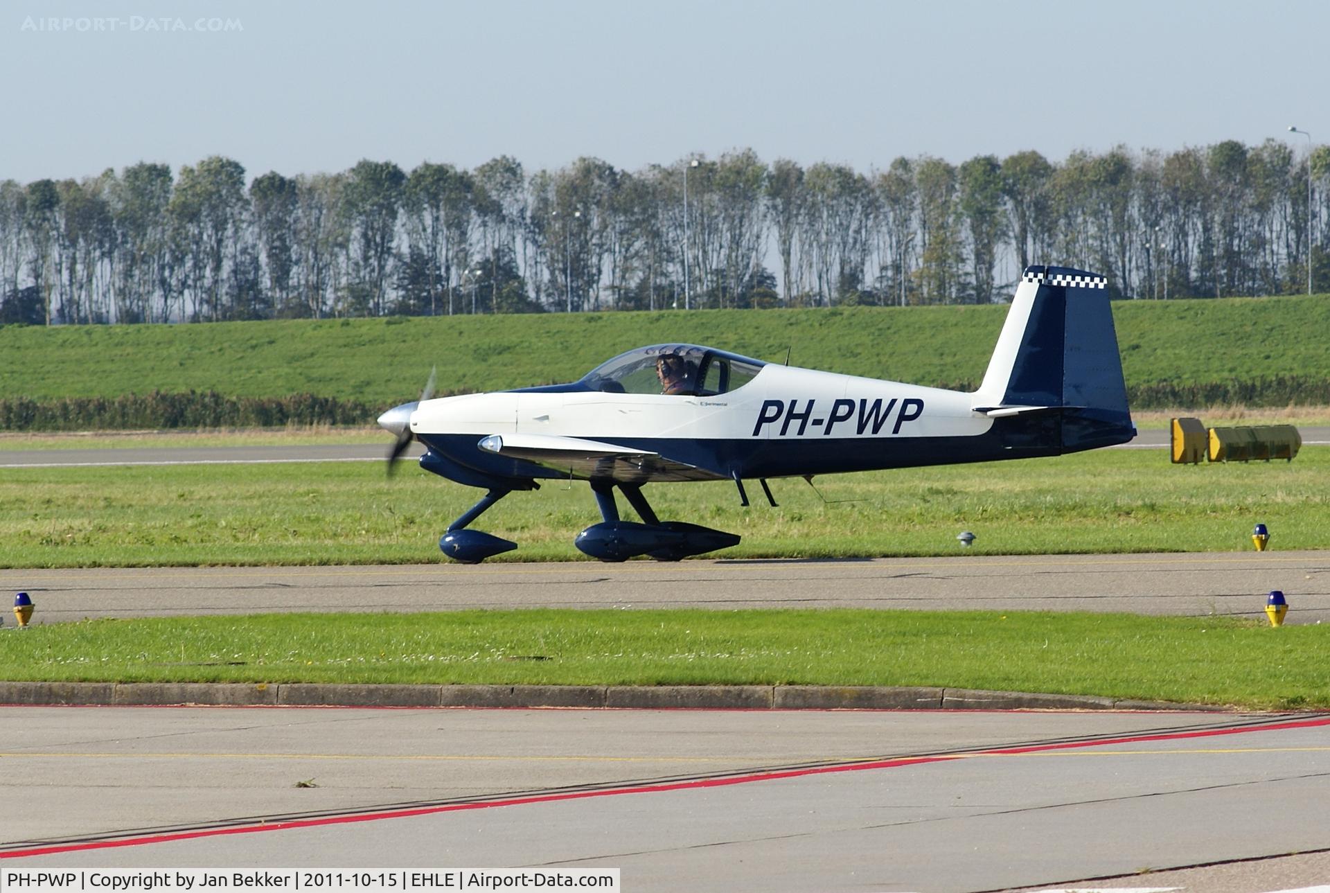 PH-PWP, 2006 Vans RV-7A C/N 72167, Heading for the runway at Lelystad Airport.