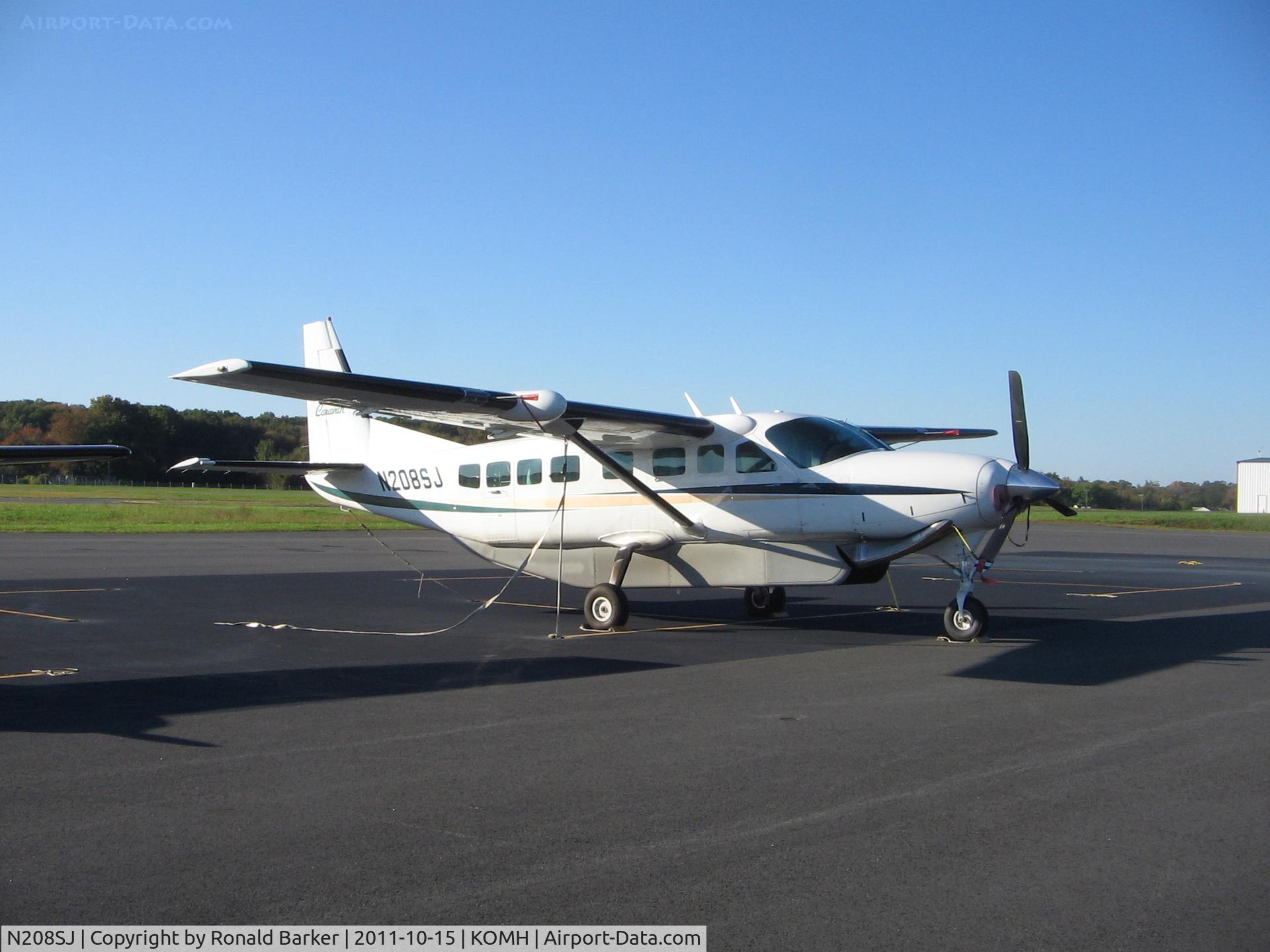 N208SJ, 2000 Cessna 208B C/N 208B0870, Orange