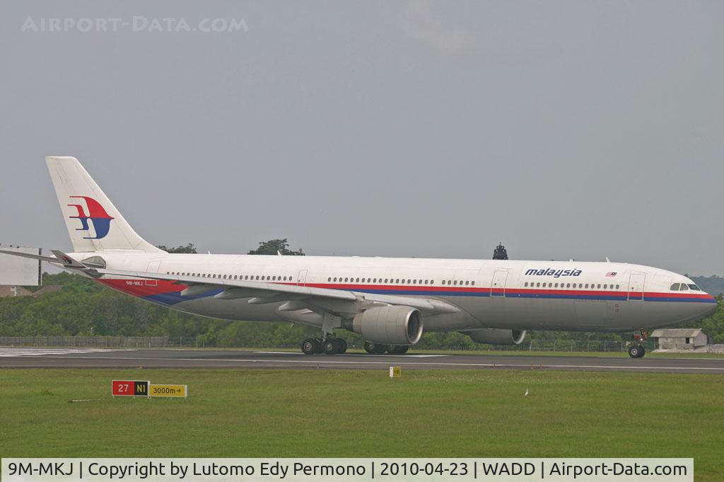 9M-MKJ, 1995 Airbus A330-322 C/N 119, Malaysia Airlines